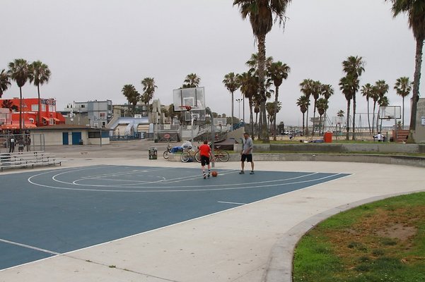 Venice.Beach.BB.Courts.10