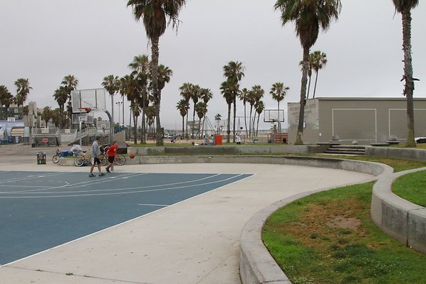 Venice.Beach.BB.Courts.09