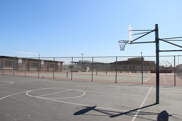 Lawndale.HS.EXT.Basketball.Courts