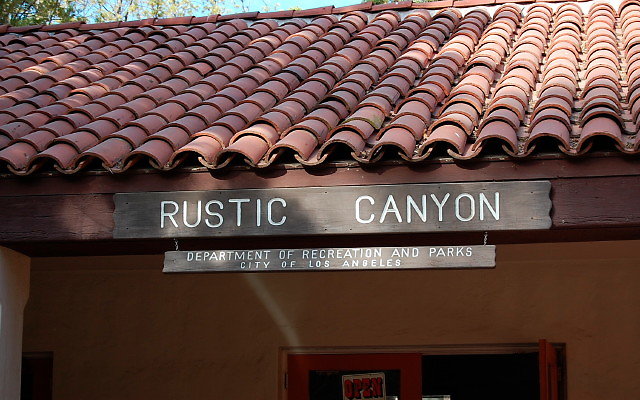 Rustic Canyon BasketBall Court