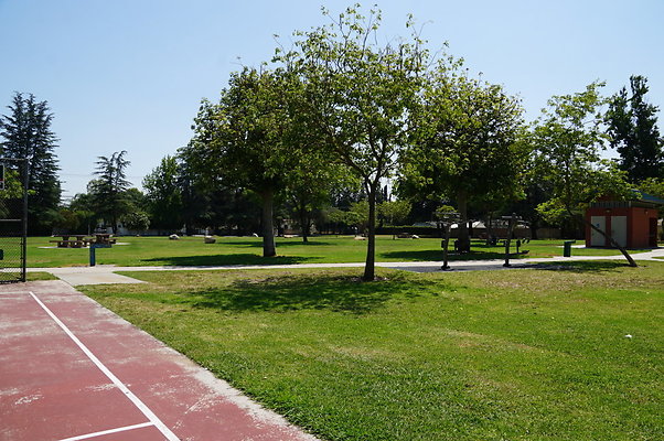 Dearborn.Park.BBall.Ext.30