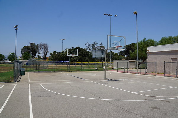 Reseda.Rec.BBall.Court.Ext.04