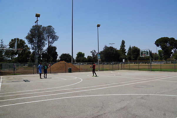 Reseda.Rec.BBall.Court.Ext.01