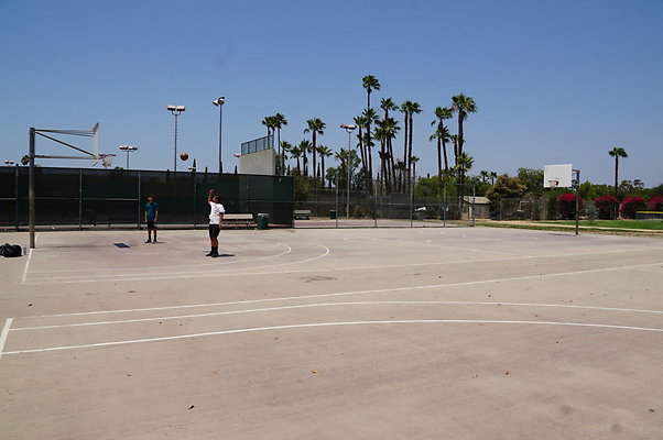 Van.Nuys.SO.BBall.Ext40