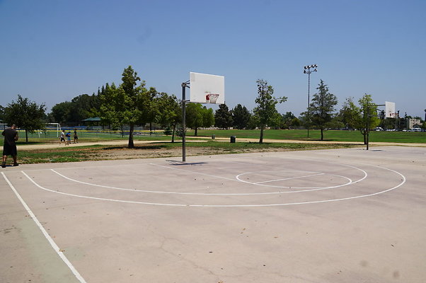 Van.Nuys.SO.BBall.Ext01