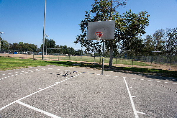 VALLEY PLAZA PARK BASKETBALL 061312004