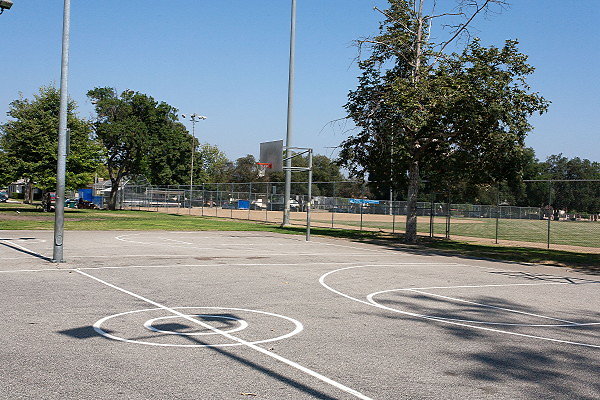 VALLEY PLAZA PARK BASKETBALL 061312011