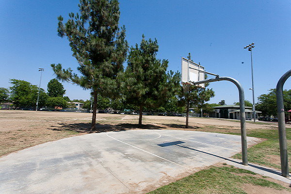 NORTH HILLS COMMUNITY PARK BASKETBALL 061312009