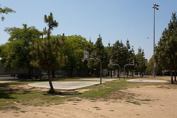 NORTH HILLS COMMUNITY PARK BASKETBALL 061312002