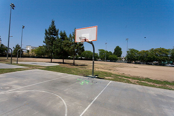 NORTH HILLS COMMUNITY PARK BASKETBALL 061312004