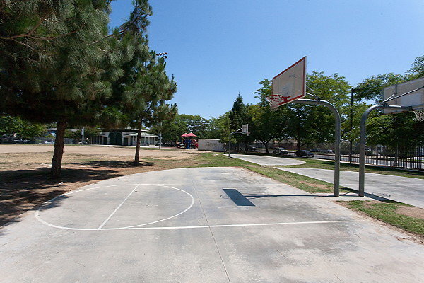 NORTH HILLS COMMUNITY PARK BASKETBALL 061312010