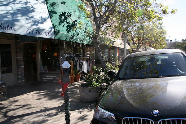 TujungaAveEast00036