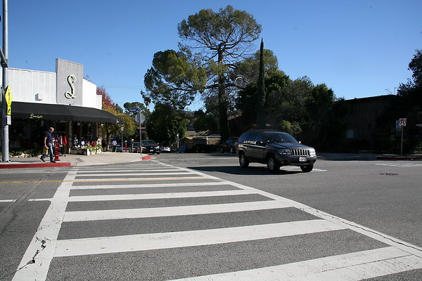 TujungaAveEast00012