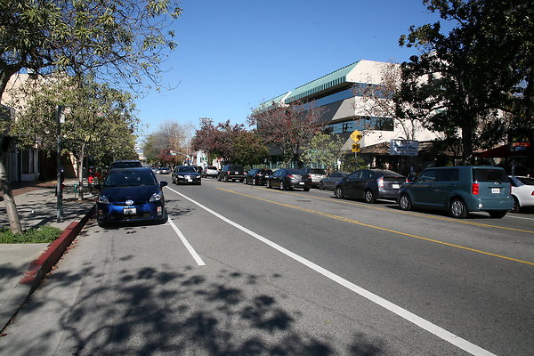 TujungaAveEast00004