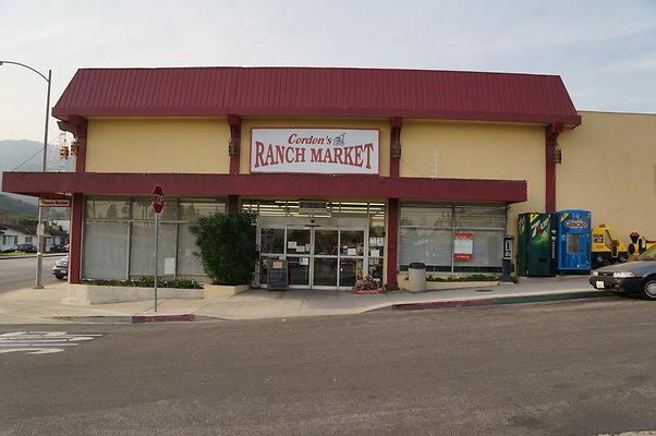 Cordons.Market.Glendale.Montrose02