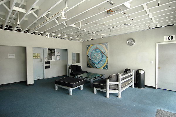 16 Warehouse-037