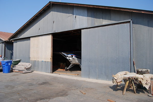 Roweenas.Hangar.Santa.Paula.13