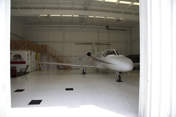 LB.Aerolease.Hangar.09