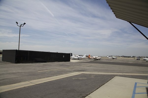 LB.Aerolease.Hangar.21