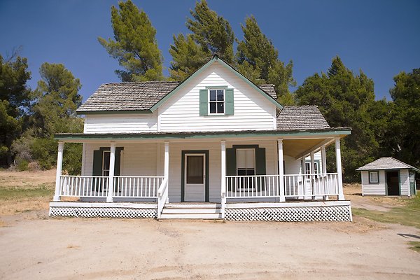 olivias-house-front-view