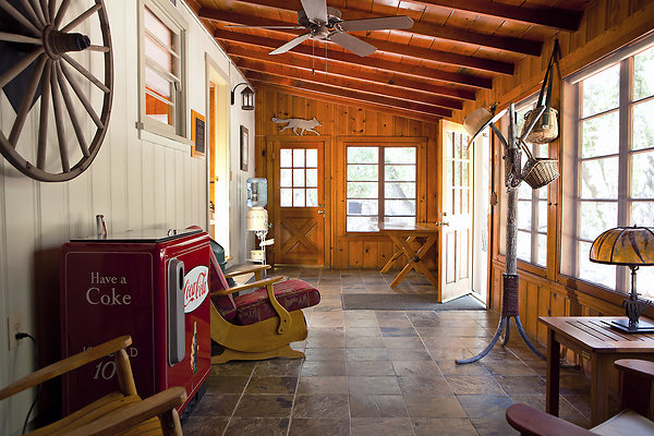 guest-house-enclosed-porch