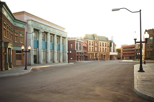 block-view-pillars-building