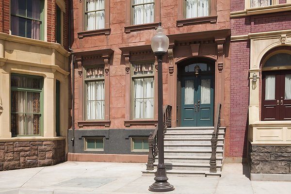 store-front-apartment-steps