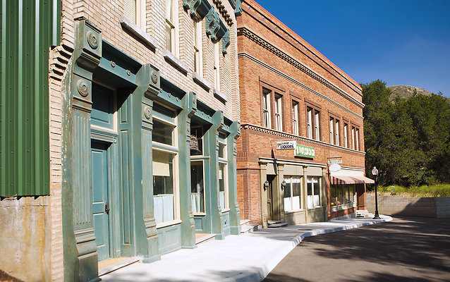 block-view-liquor-store