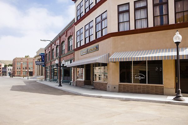 block-view-retail-front