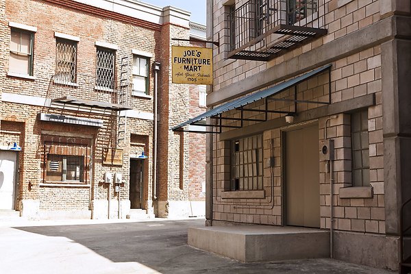 block-view-big-city-back-alley