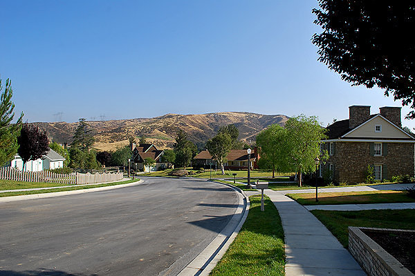 GoldenOaksRanch.Residential.Street.Houses15