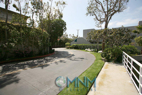 Driveway 650-1 0046 12