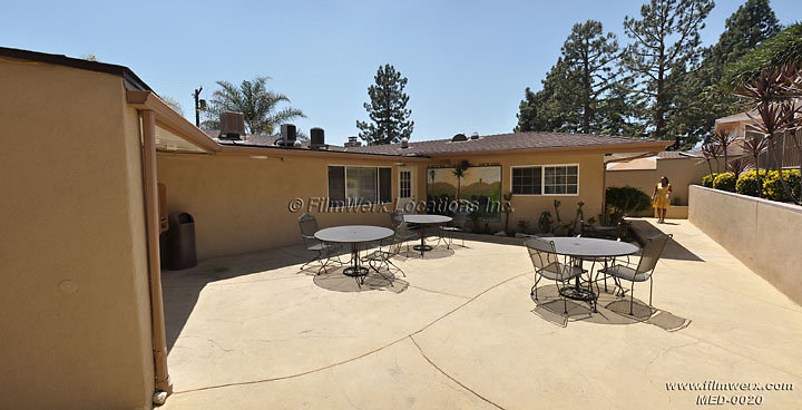 med-0020 patio 3 23