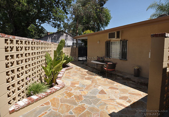 med-0020 patio 1 21