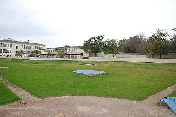 Longfellow Elementary.Pasadena USD.Grassy Field off East Washington