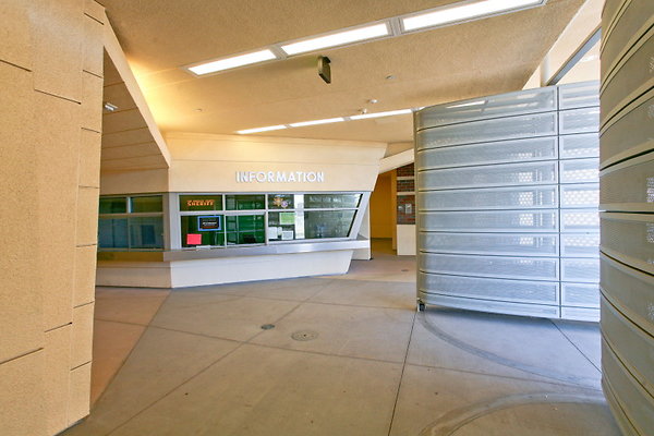 E1 Information Desk 0666 1