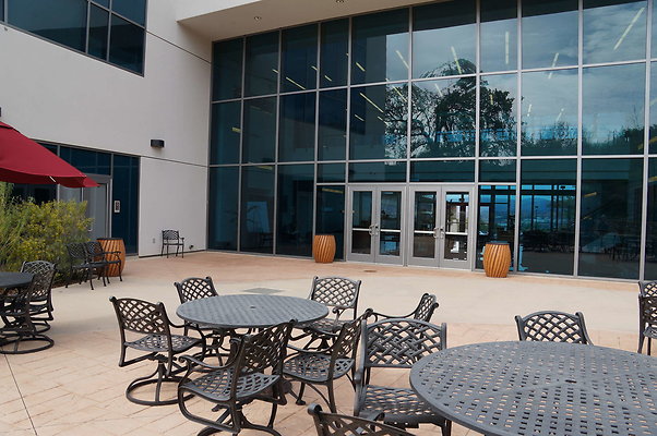 CoC.Hook.Uni.Center.Patio CoC.Hook.Uni.Center.Patio