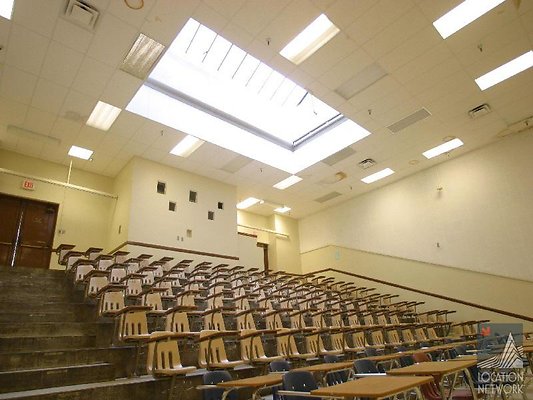 LA.CC.Tiered.Hall.Holmes.608