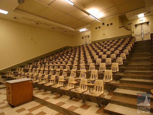 LA.CC.Tiered.Hall.C320