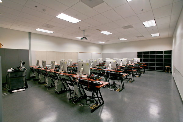 S2 Room 214 Commercial Music Lab 0548 1