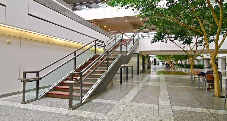 LMU.Ext.Atrium19