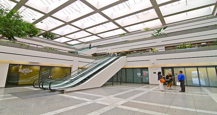 LMU.Ext.Atrium18