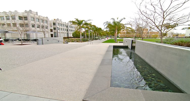 LMU.Ext.Atrium12