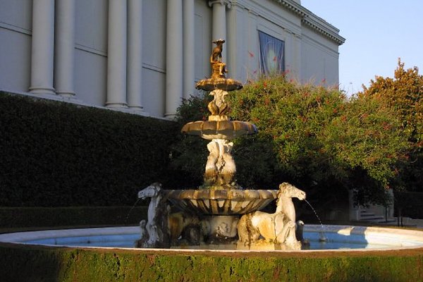 Fountains.Sculptures.0509 7579-100