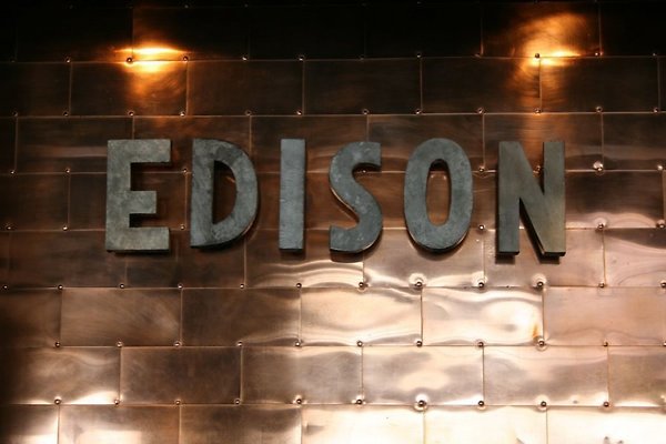 Edison Bar.001 hero