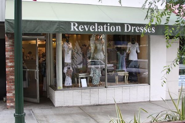 Montrose-Revelation Dresses 2321 1%2f2 Honolulu Ave.
