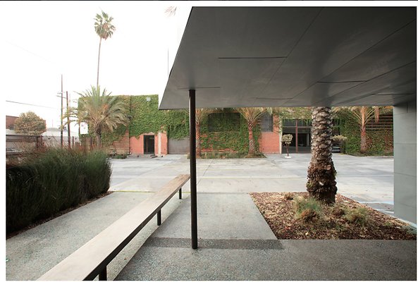 LADC.Ext.Courtyard.15