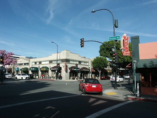 DeLacey Ave at Green St Pasadena