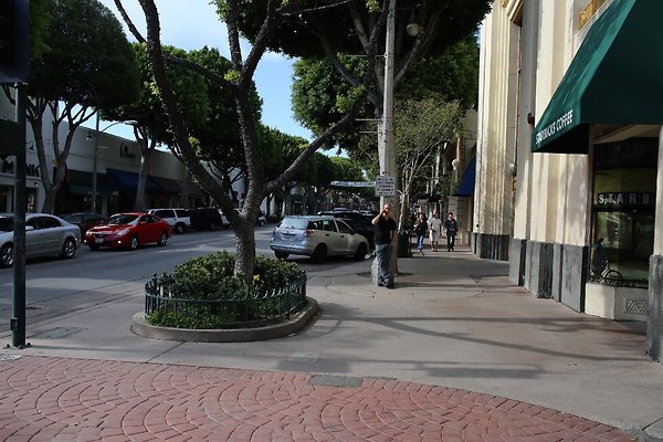 132.Streets.Whittier.Downtown
