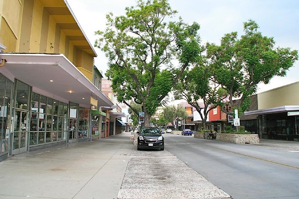 12.E.2ndSt 11.Pomona